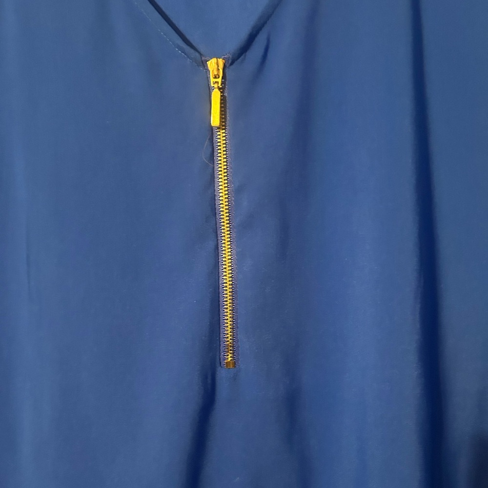 Express Women's Blue V-Neck Top - Picture 2 of 5